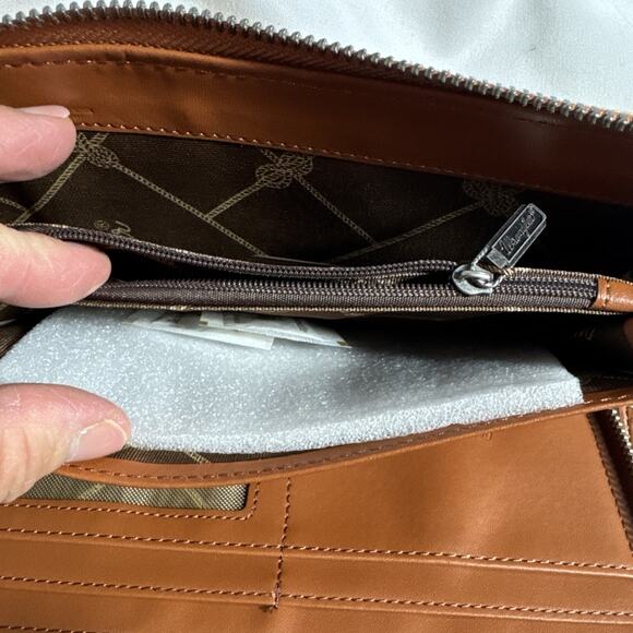 Wrangler Bandana Paisley Print Zip Around Wristlet Wallet Brown Shimmer NWT NEW - Picture 8 of 9